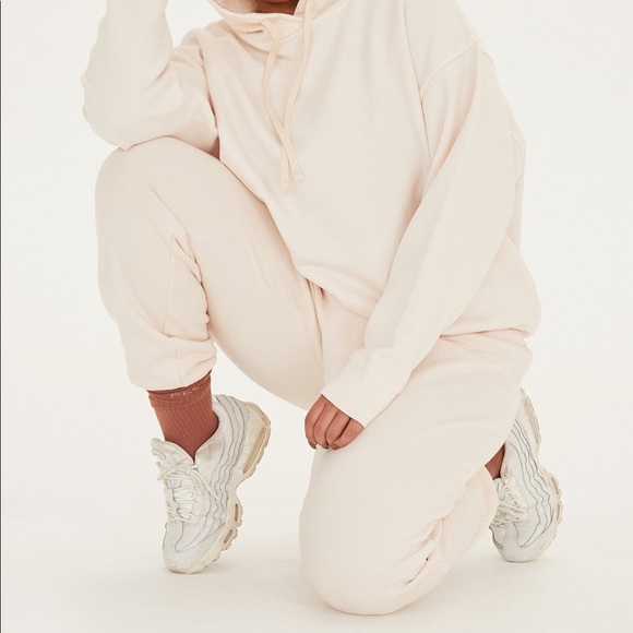 Girlfriend Collective Ecru Sweats - Picture 2 of 3